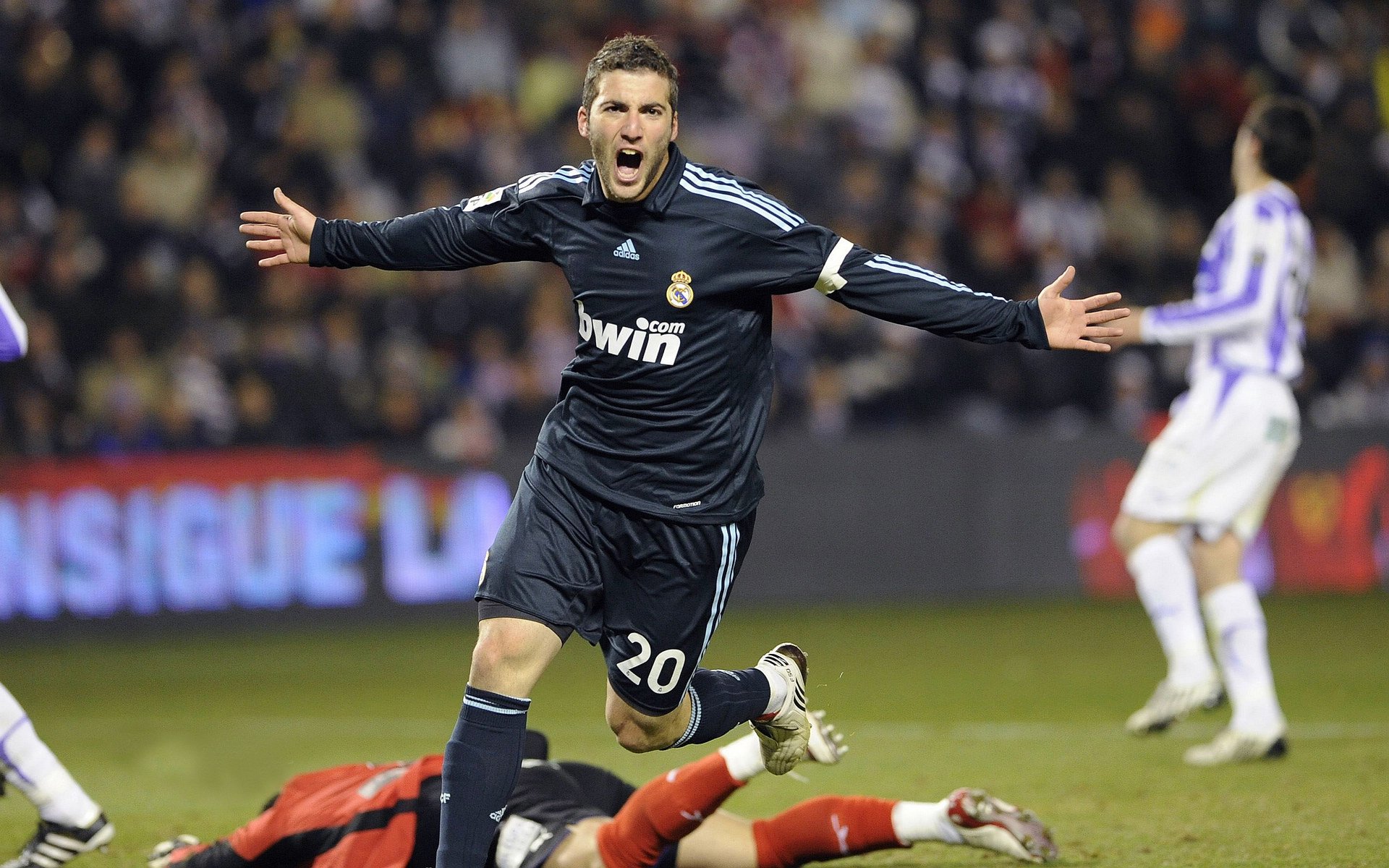 高芙状态火爆,澳网半决赛对阵阿森纳,巴塞罗那力争不败