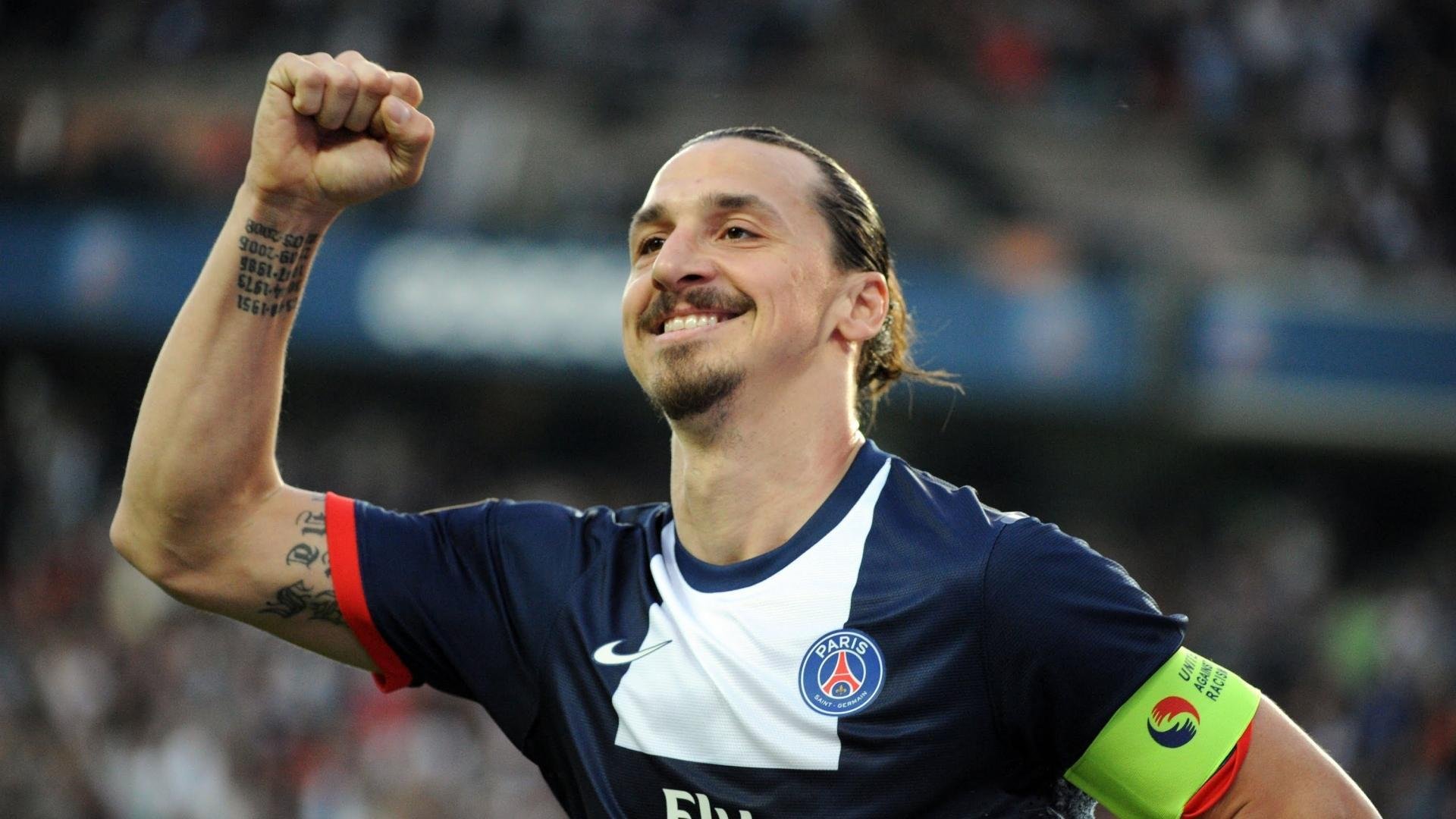 科维托娃回归赛场，突破纪录首场状态亮眼，雄鹿观众沸腾！