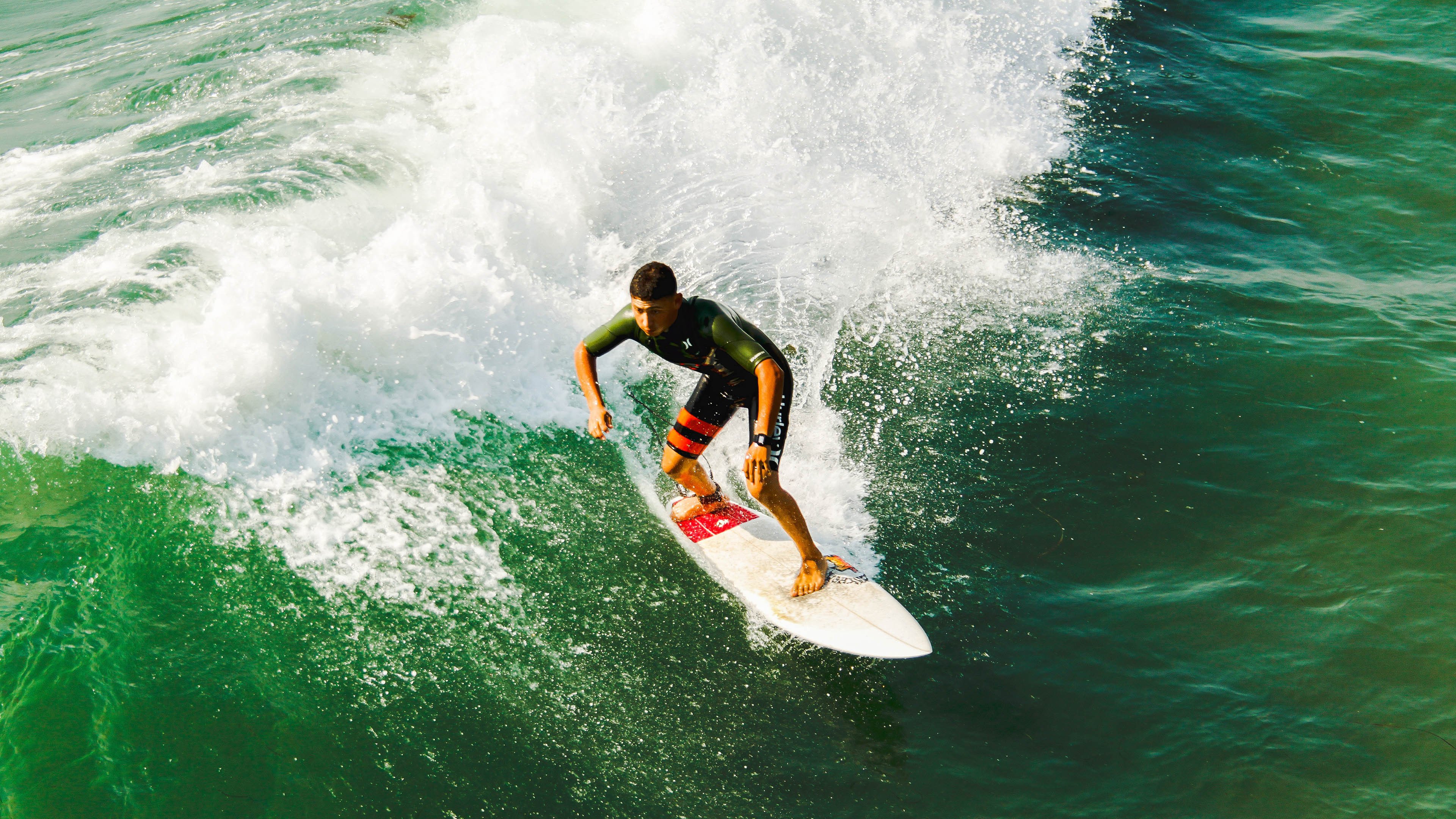 德布劳内回归赛场,势不可挡首场状态亮眼,RNG观众沸腾!